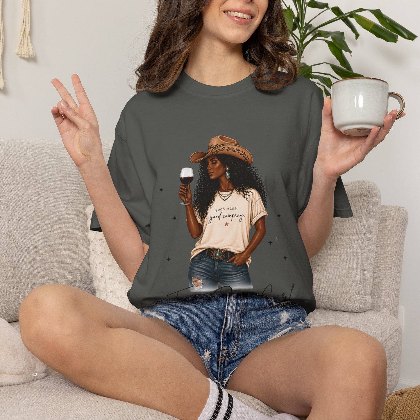 The Midnight Belle | Texas Pour Girl Everyday Girls Tee | Western Wine Shirt Women
